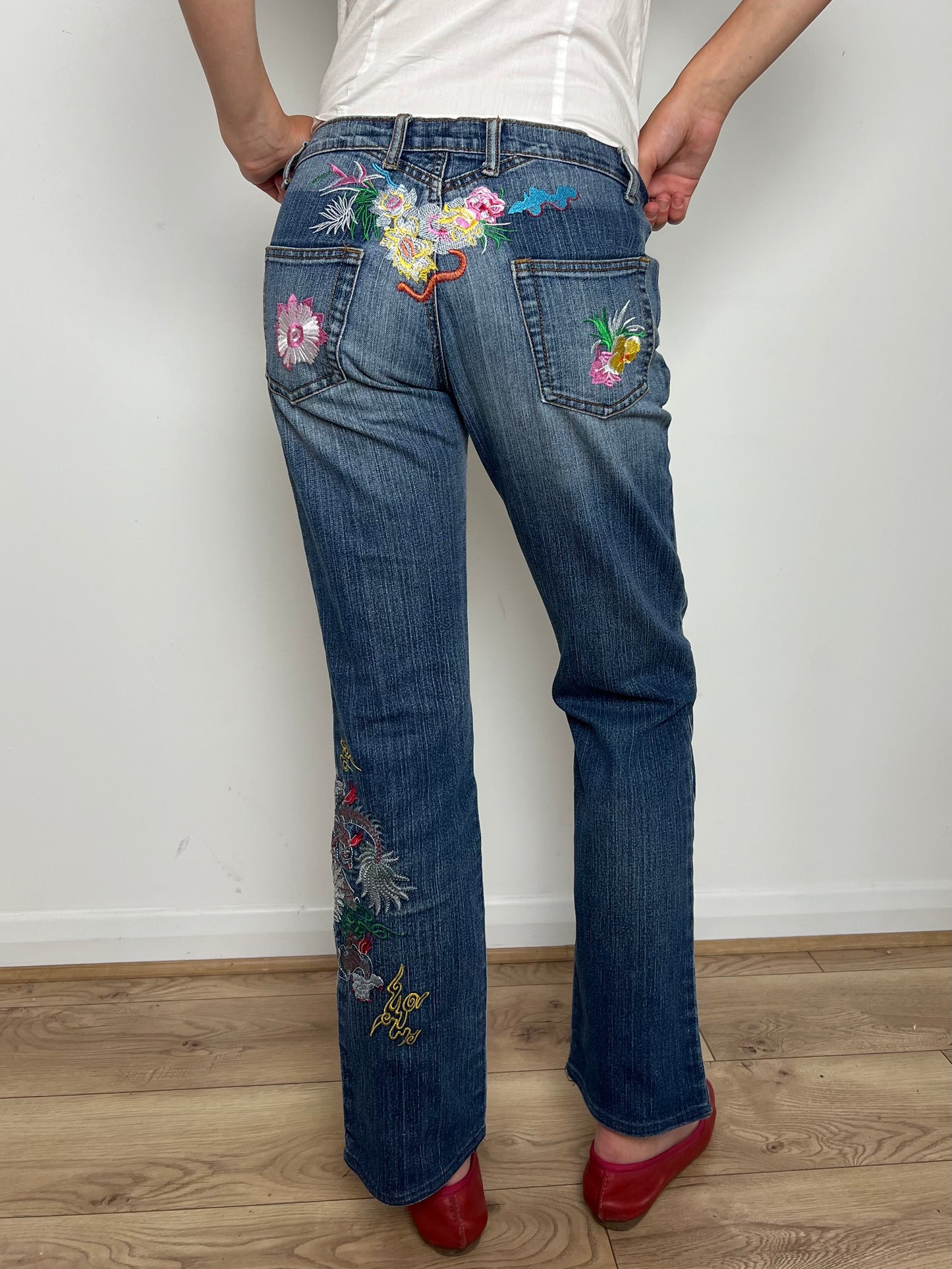 Vintage floral embroidered jeans, M