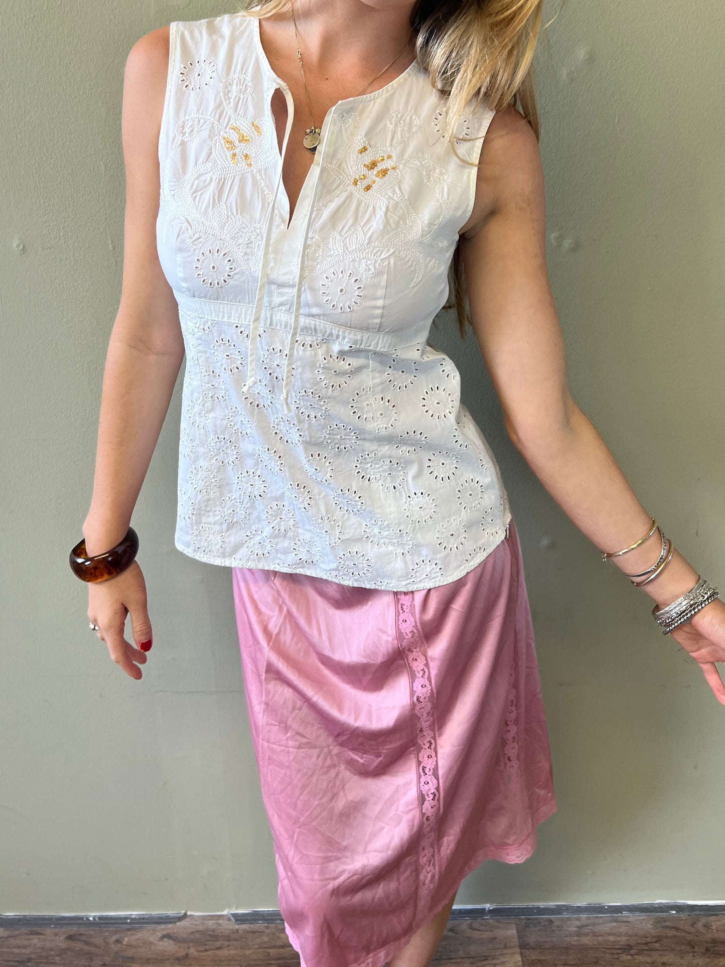 boho sleeveless white blouse