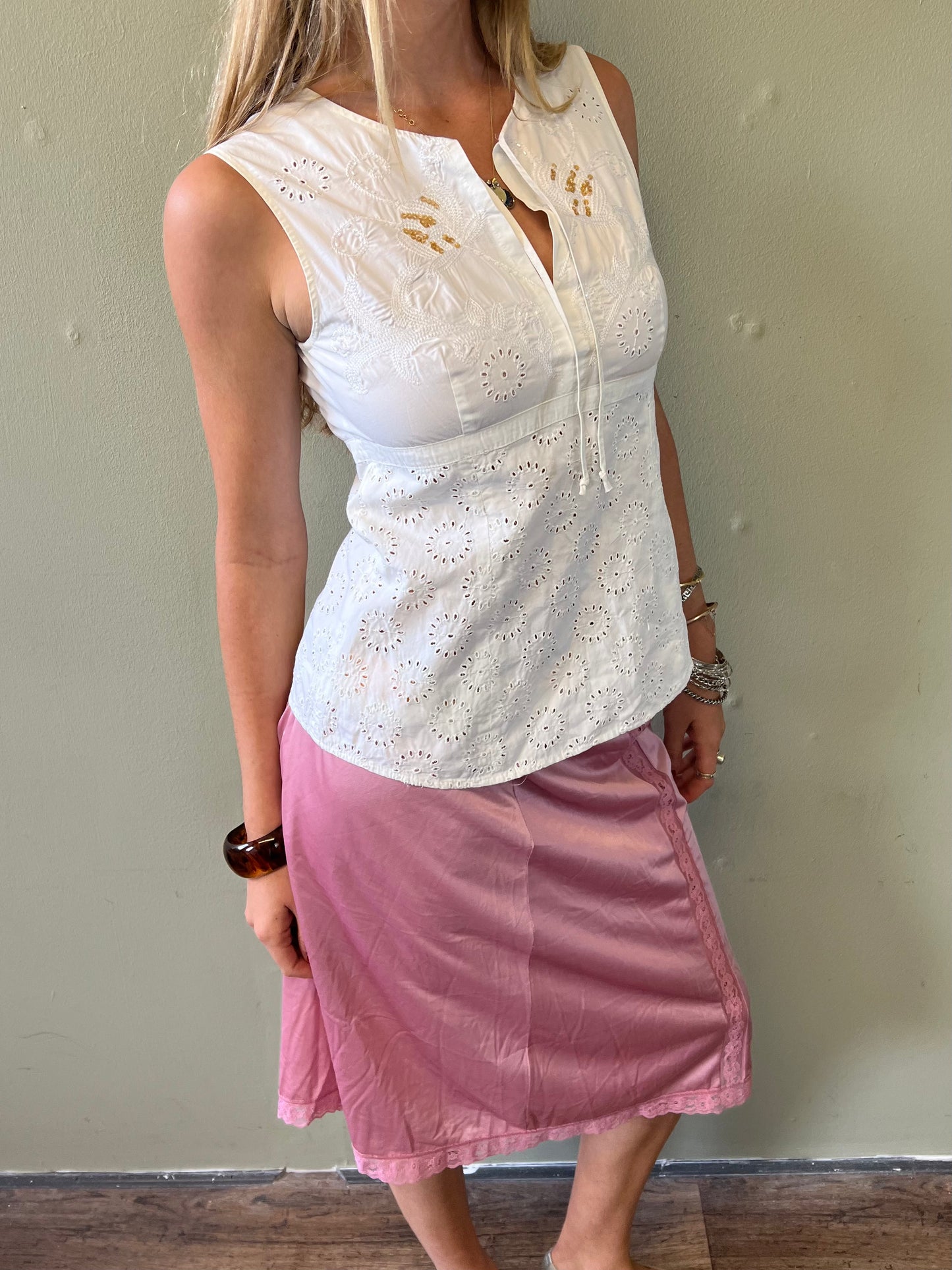 boho sleeveless white blouse