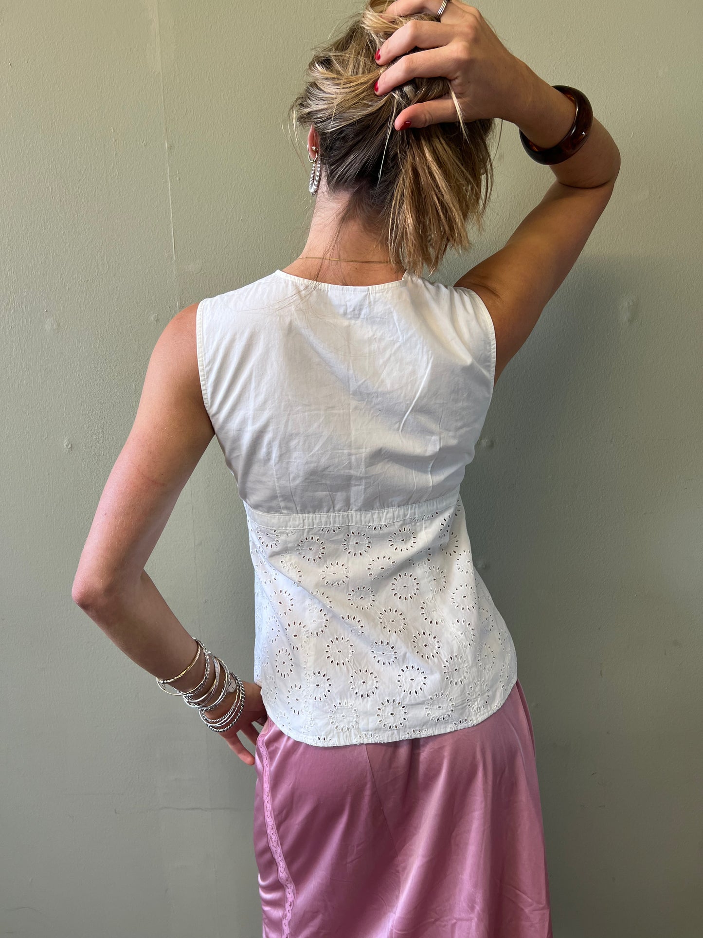 boho sleeveless white blouse