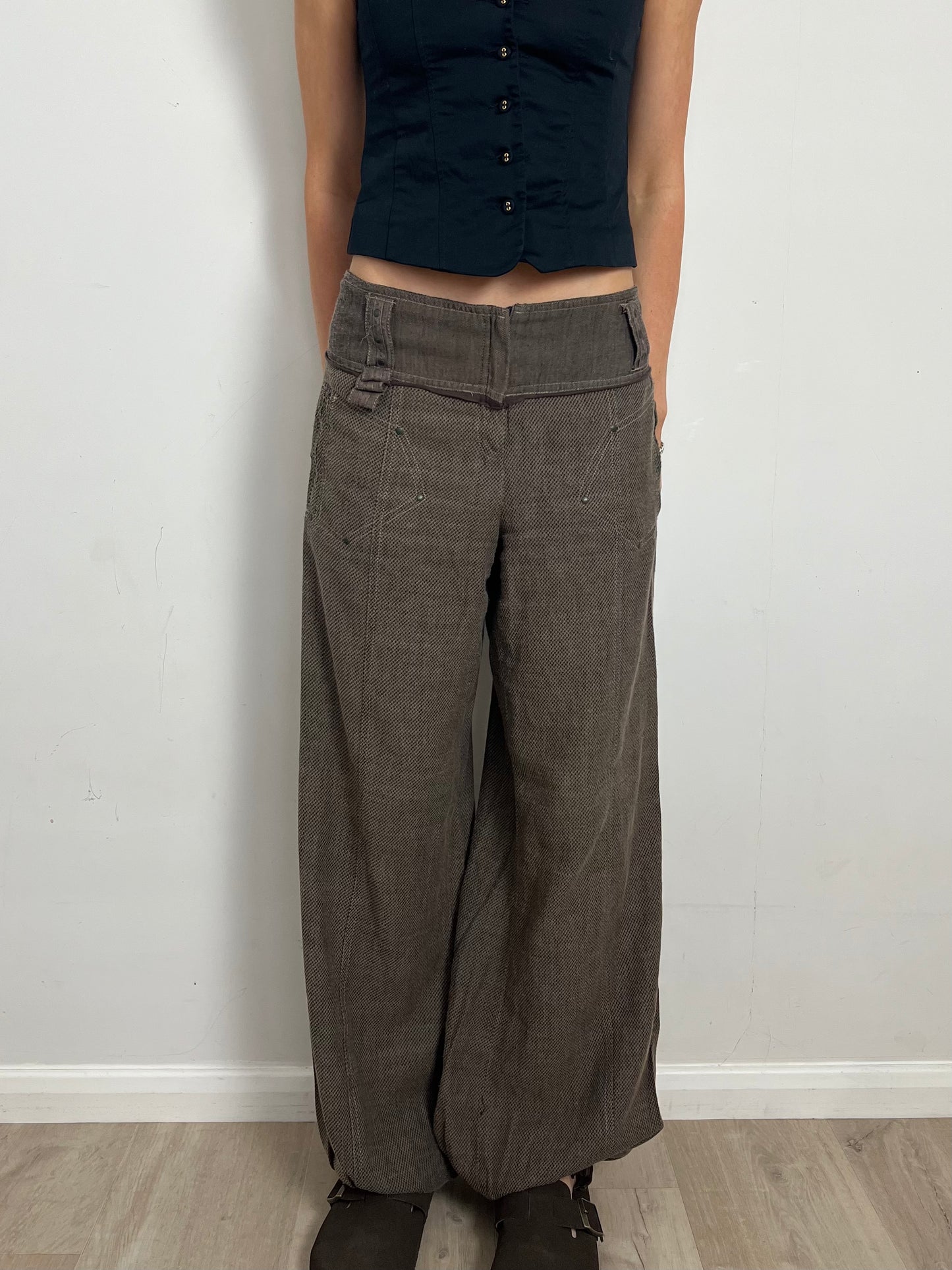 parachute trousers, L