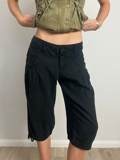 black capris, L