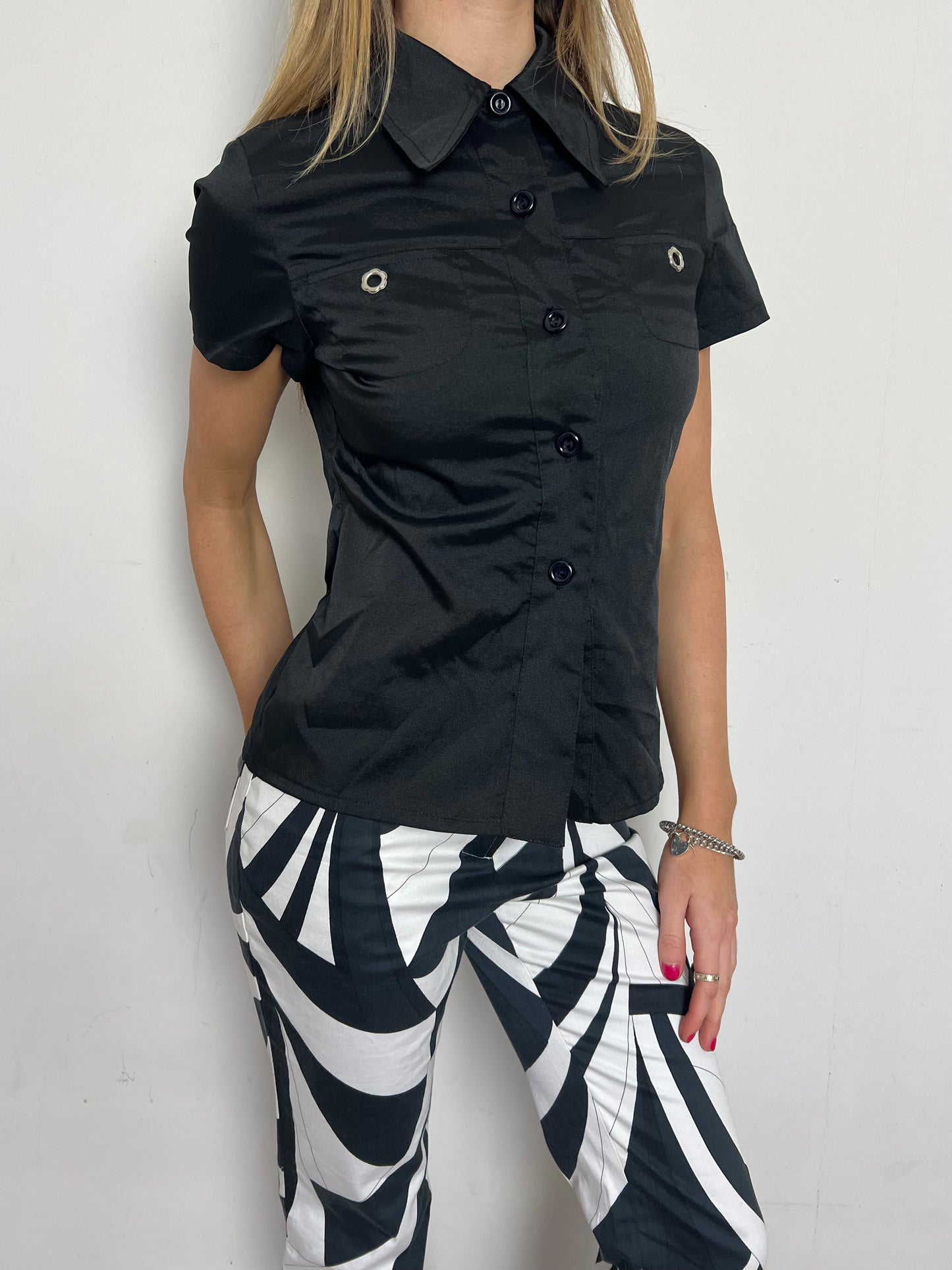 black shirt, S