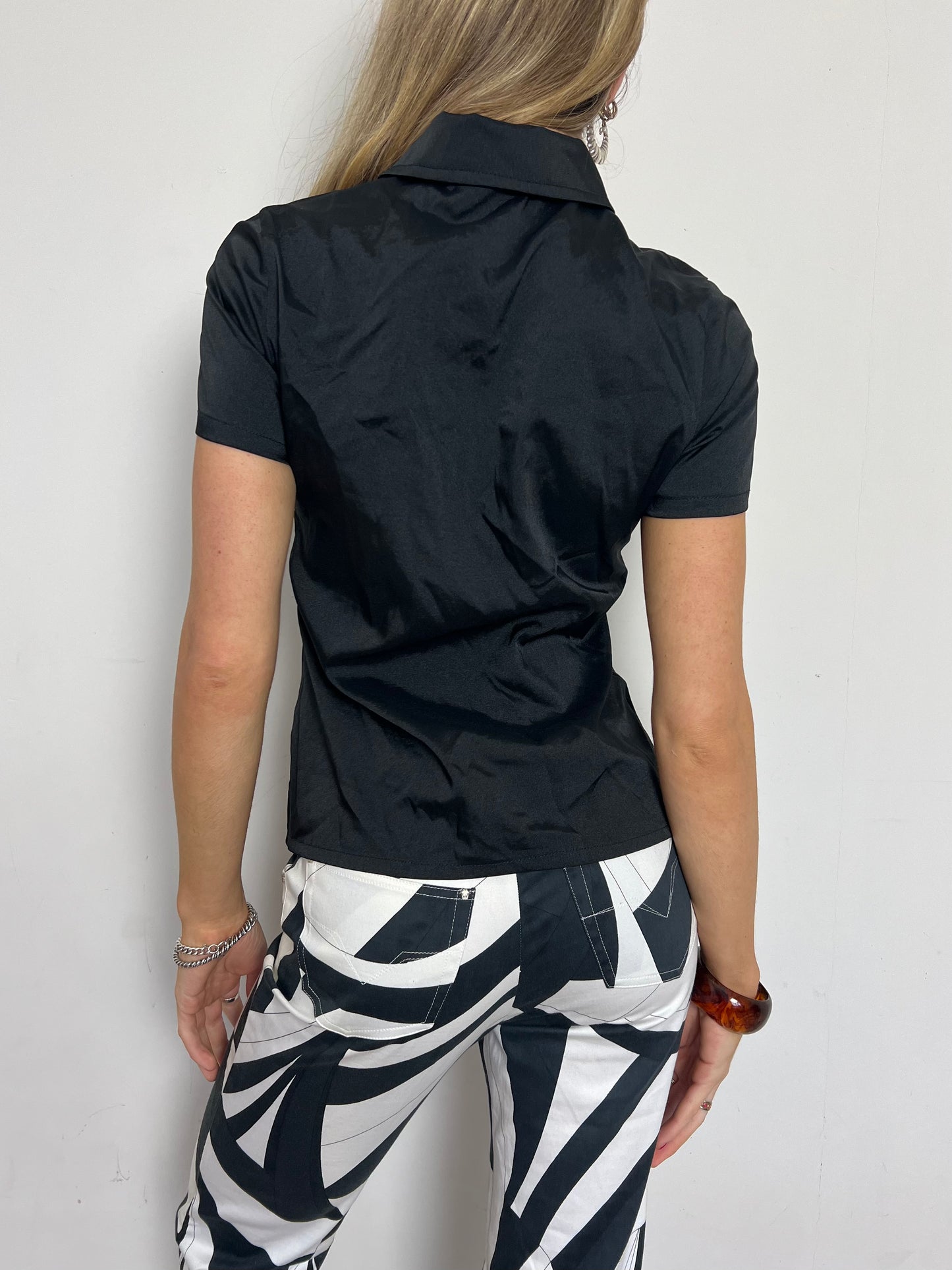 black shirt, S