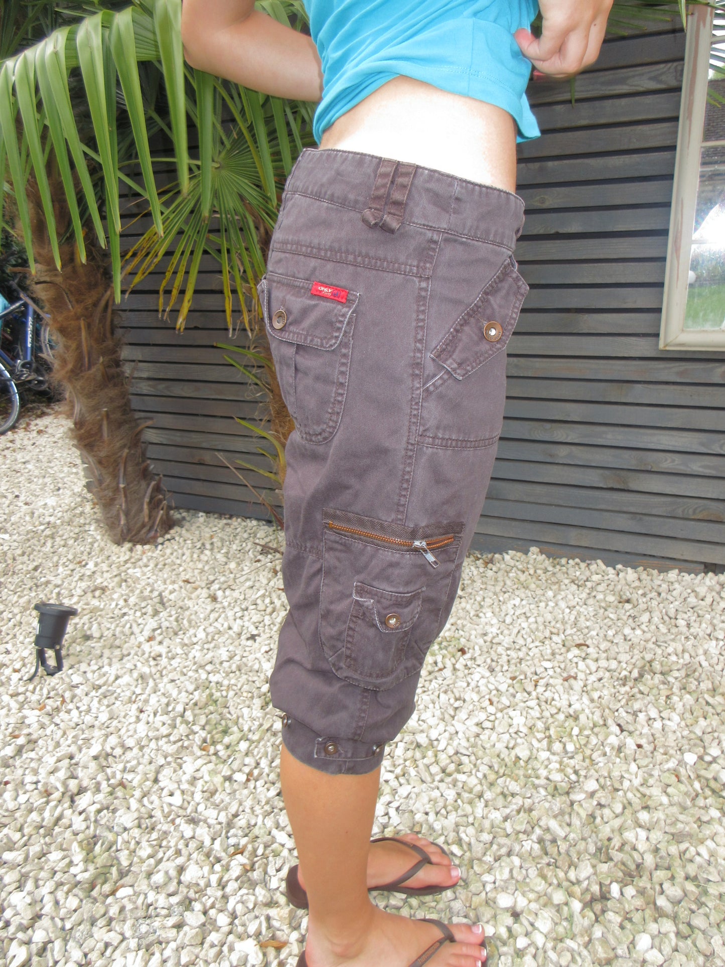 ONLY brown cargo shorts, S