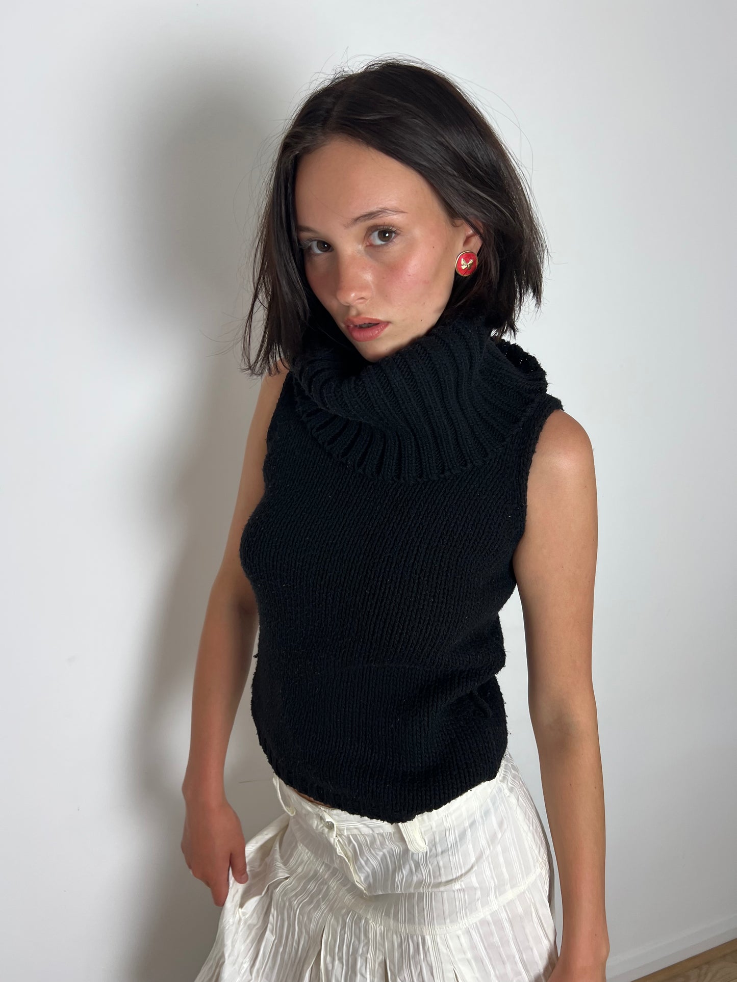 Vintage black turtleneck sleeveless knit, S