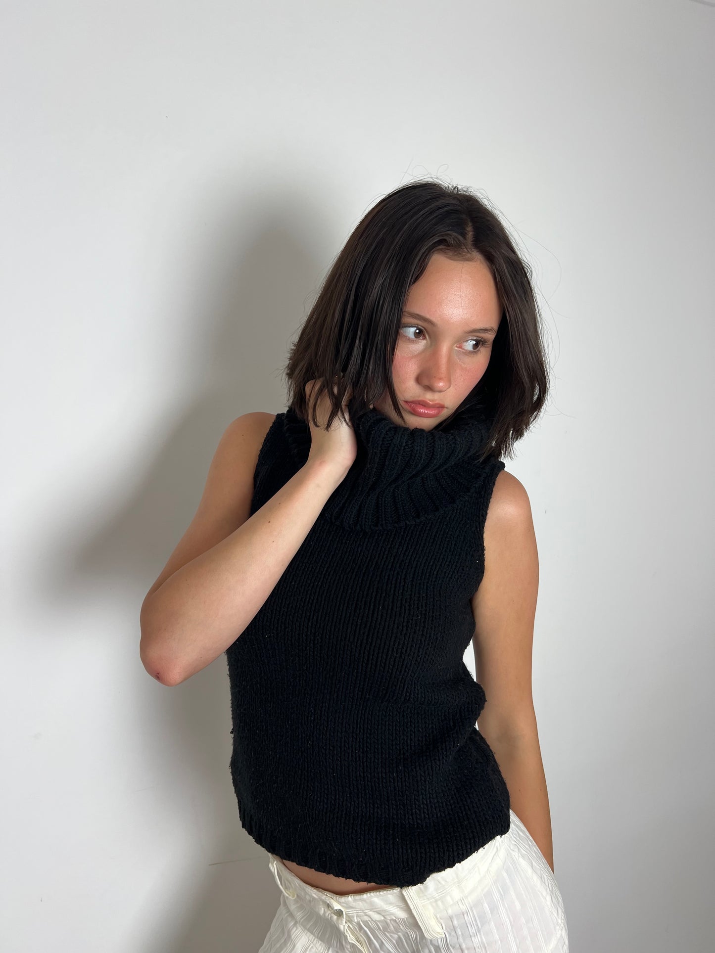 Vintage black turtleneck sleeveless knit, S