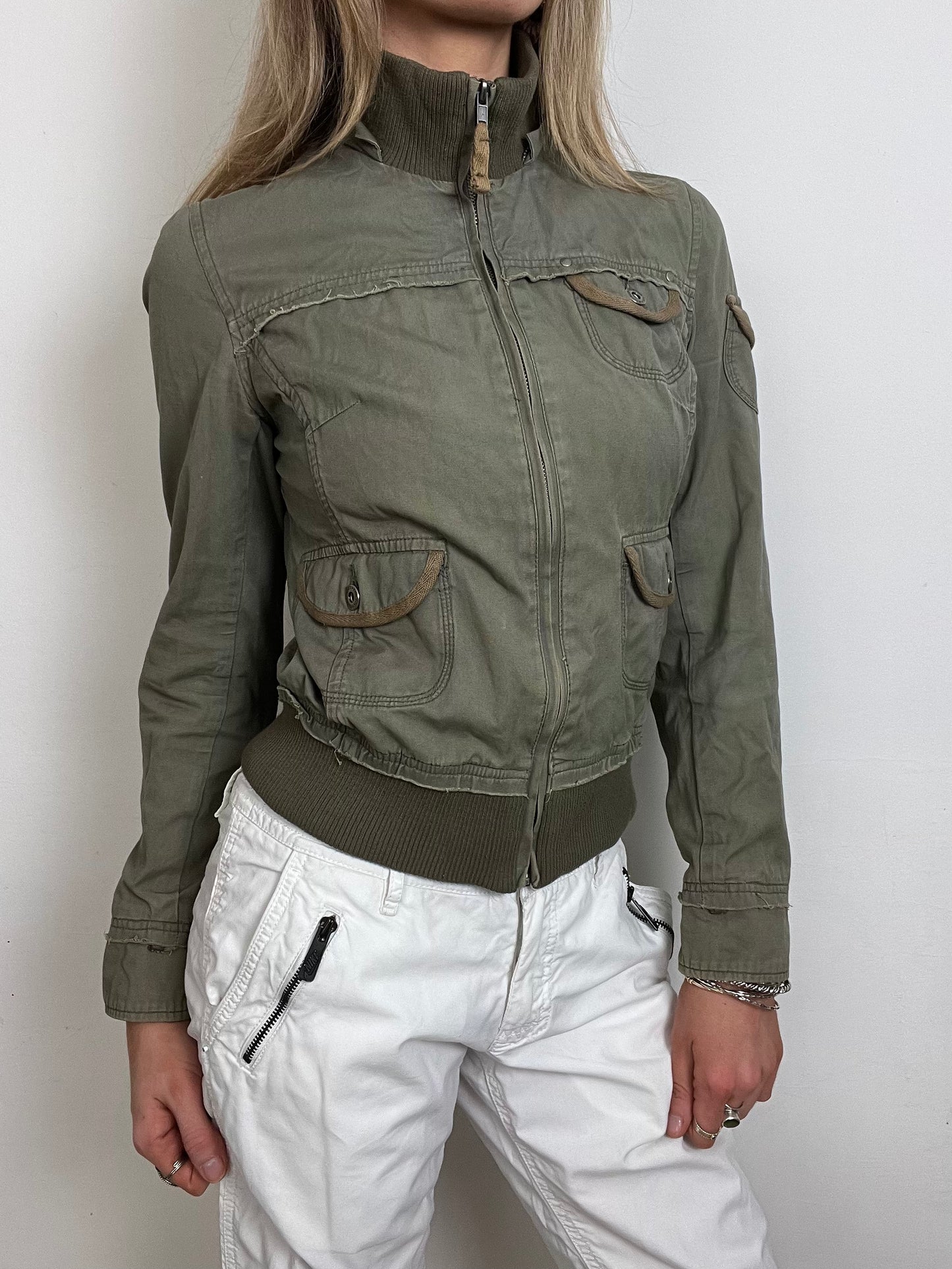 khaki zip up jacket, M