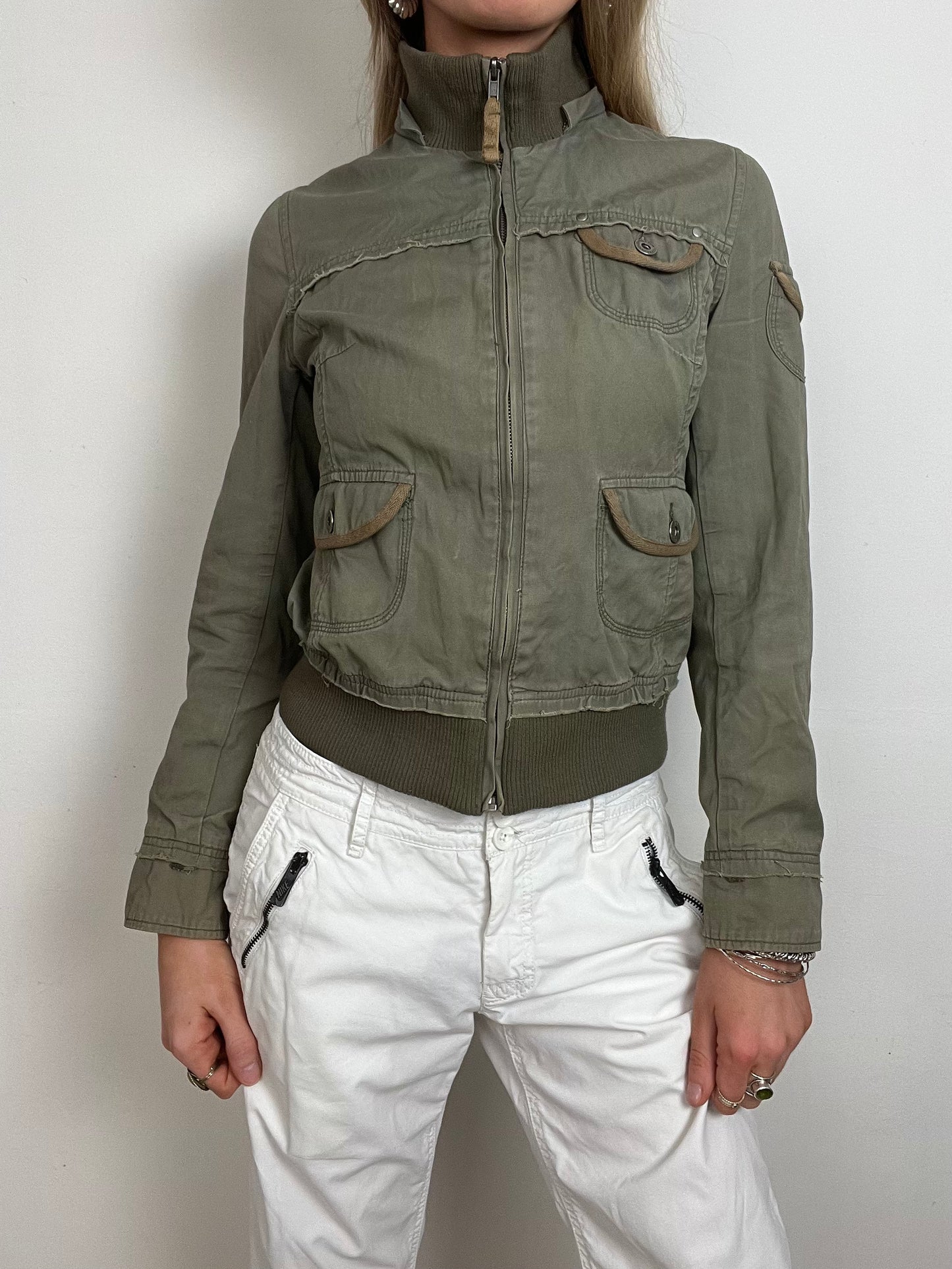 khaki zip up jacket, M
