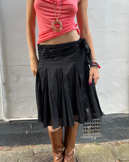 Black midi skirt with sequin belt