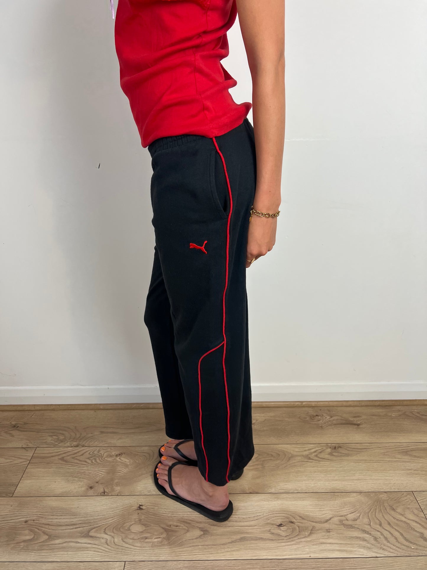 Puma black tracksuit capri bottoms, M