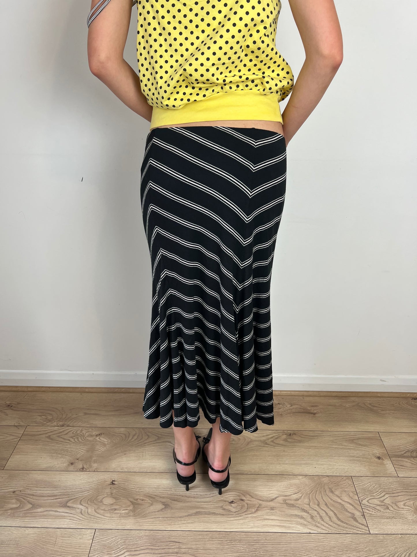 Vintage chevron midi skirt, M