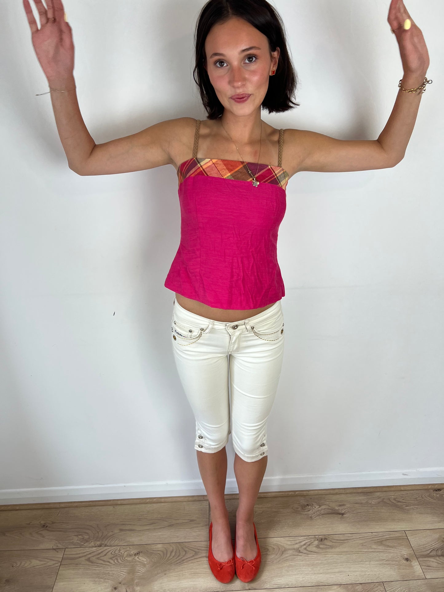 Vintage white embroidered capris, XS/S
