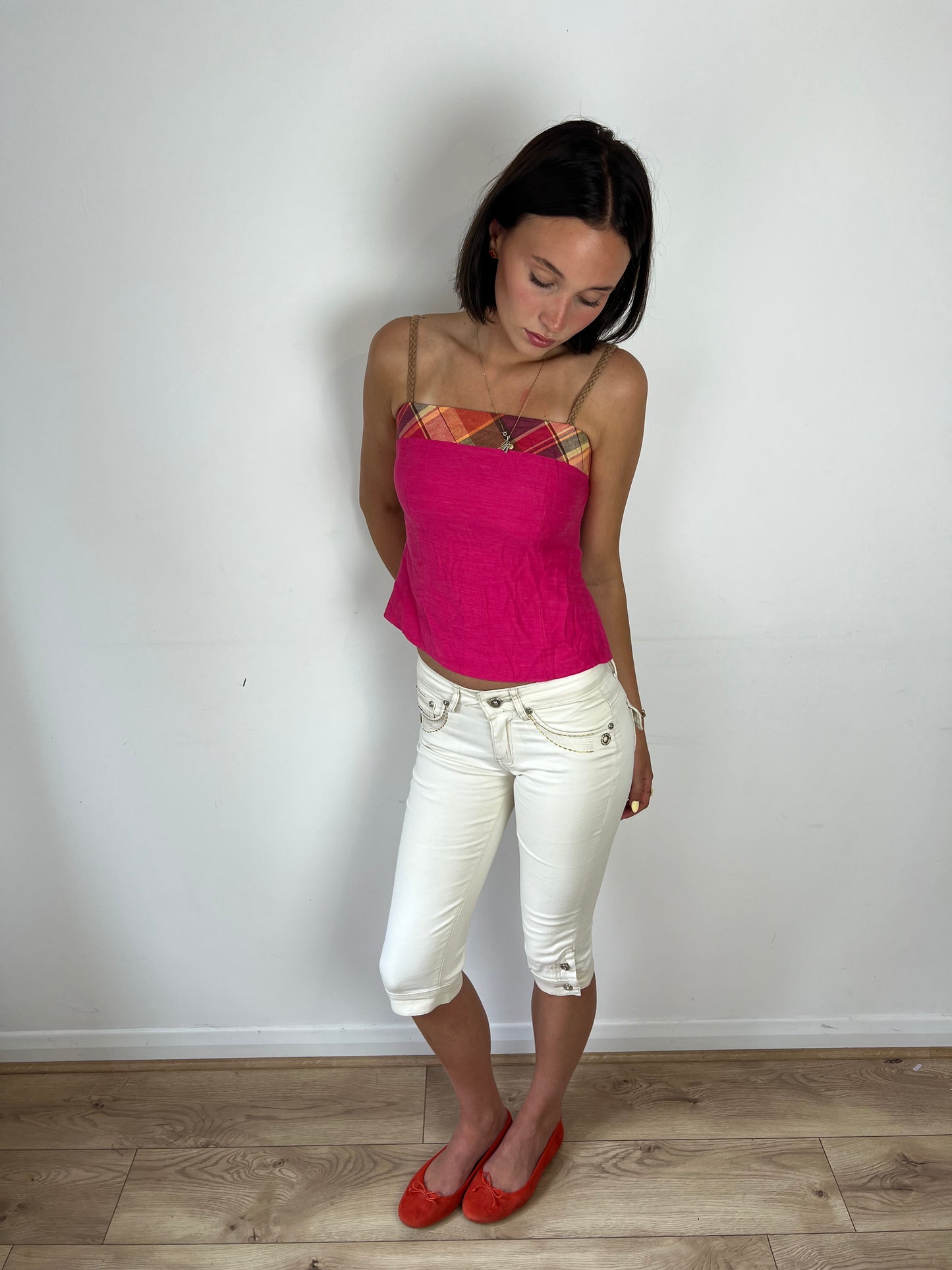 Vintage white embroidered capris, XS/S