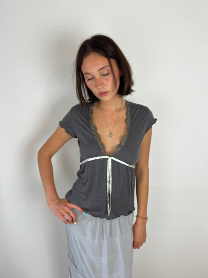 Vintage grey lace trim top, S/M