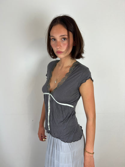 Vintage grey lace trim top, S/M
