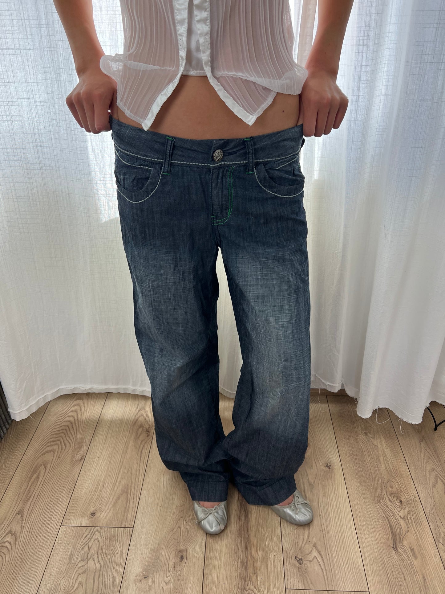 Vintage darkwash wide leg jeans