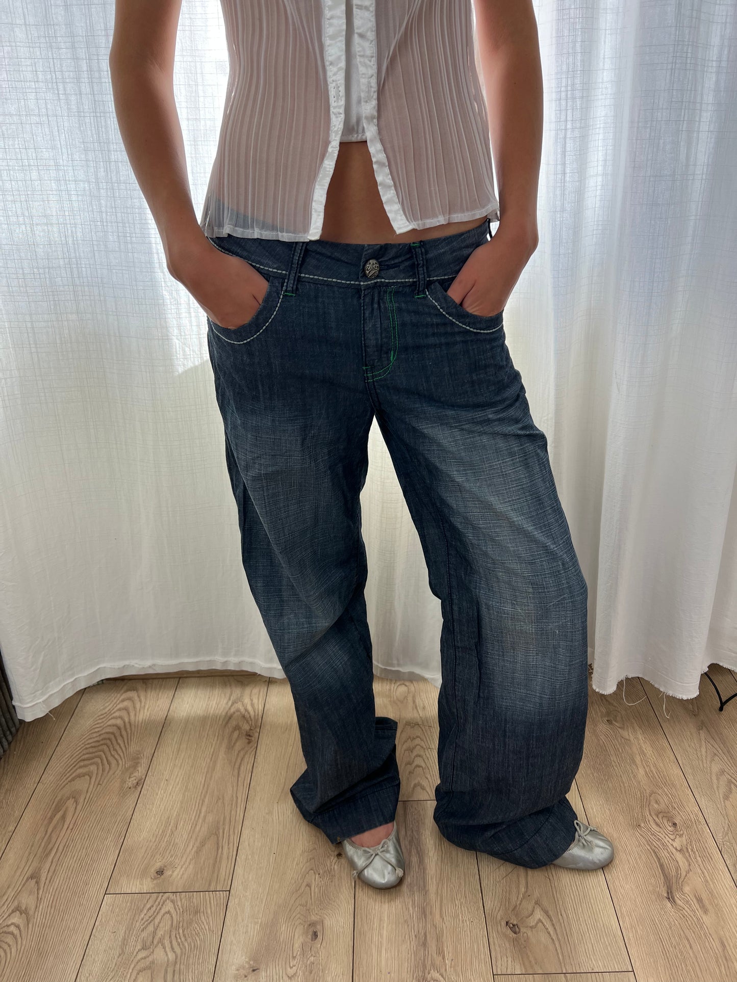 Vintage darkwash wide leg jeans