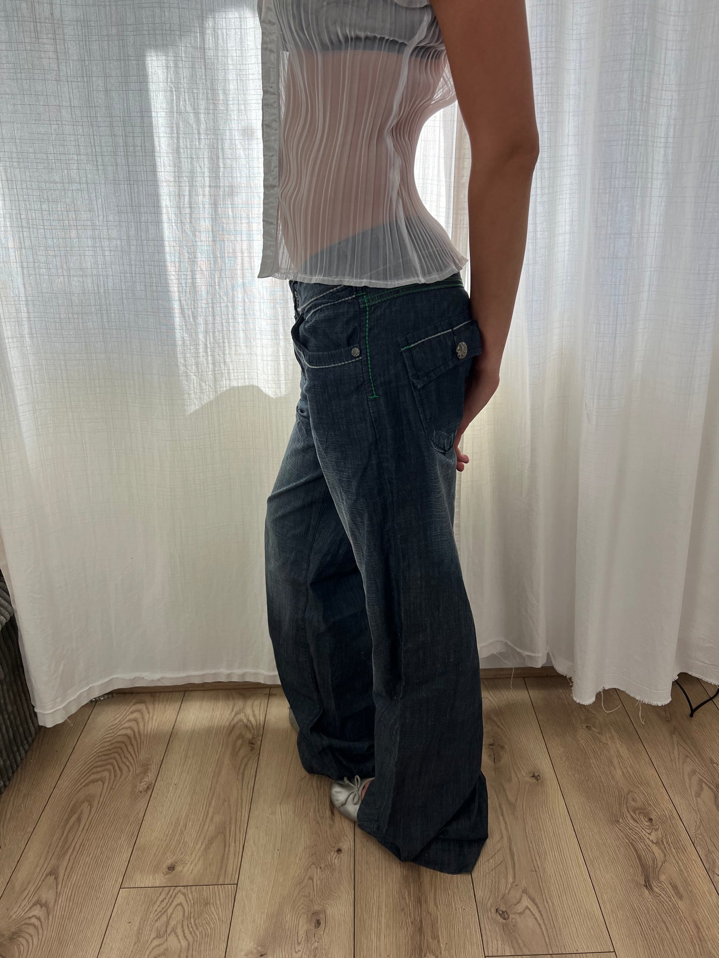 Vintage darkwash wide leg jeans