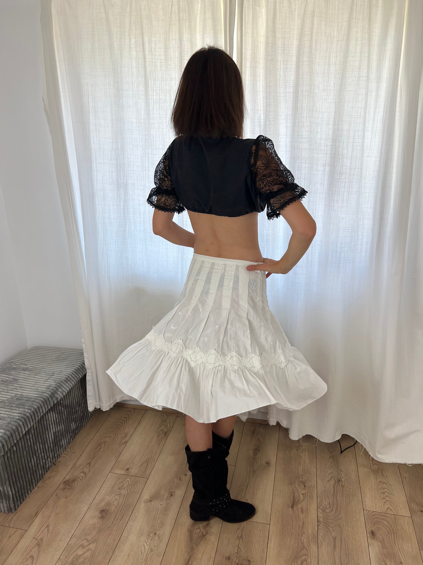 Vintage white floral midi skirt
