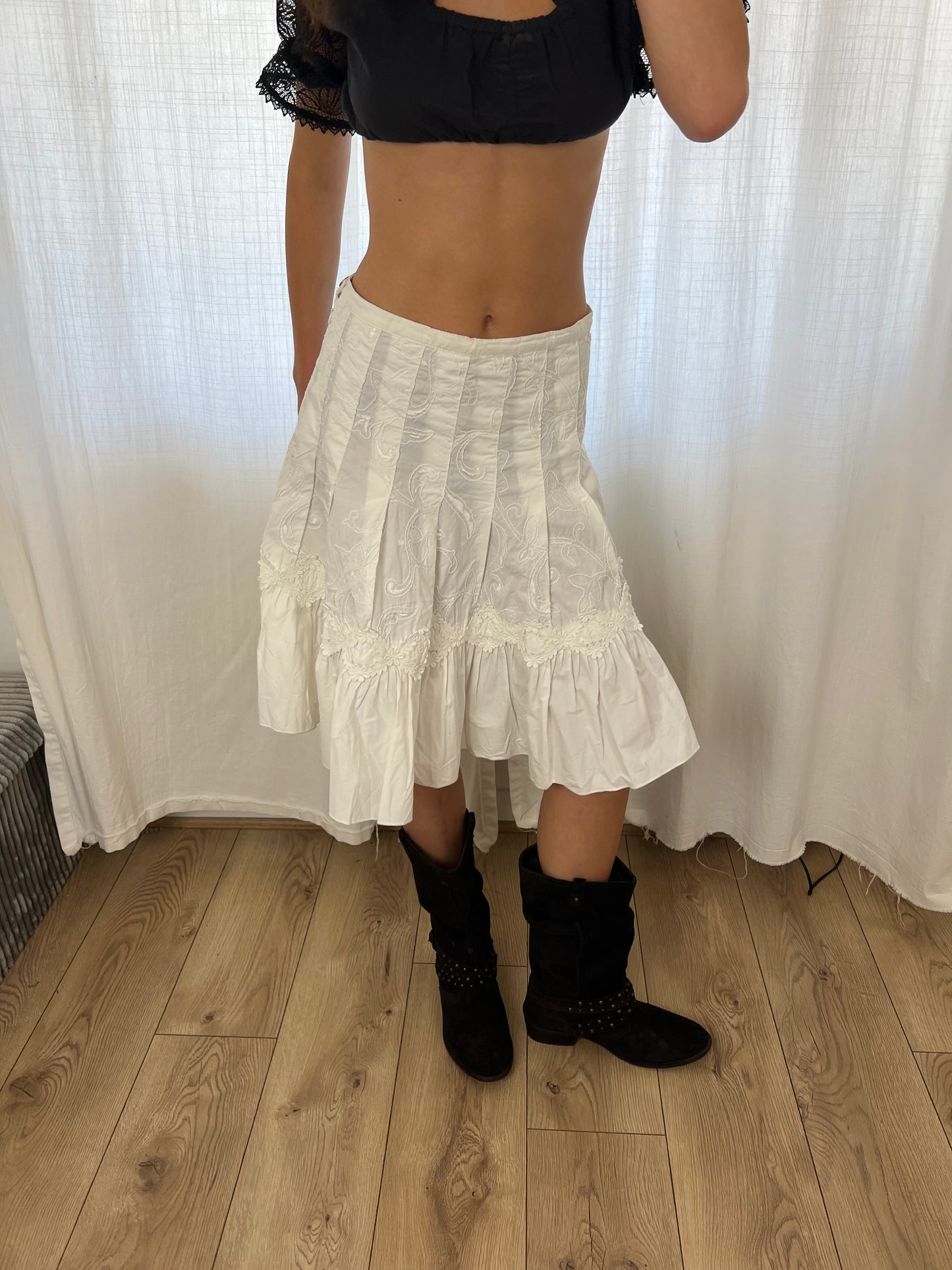 Vintage white floral midi skirt