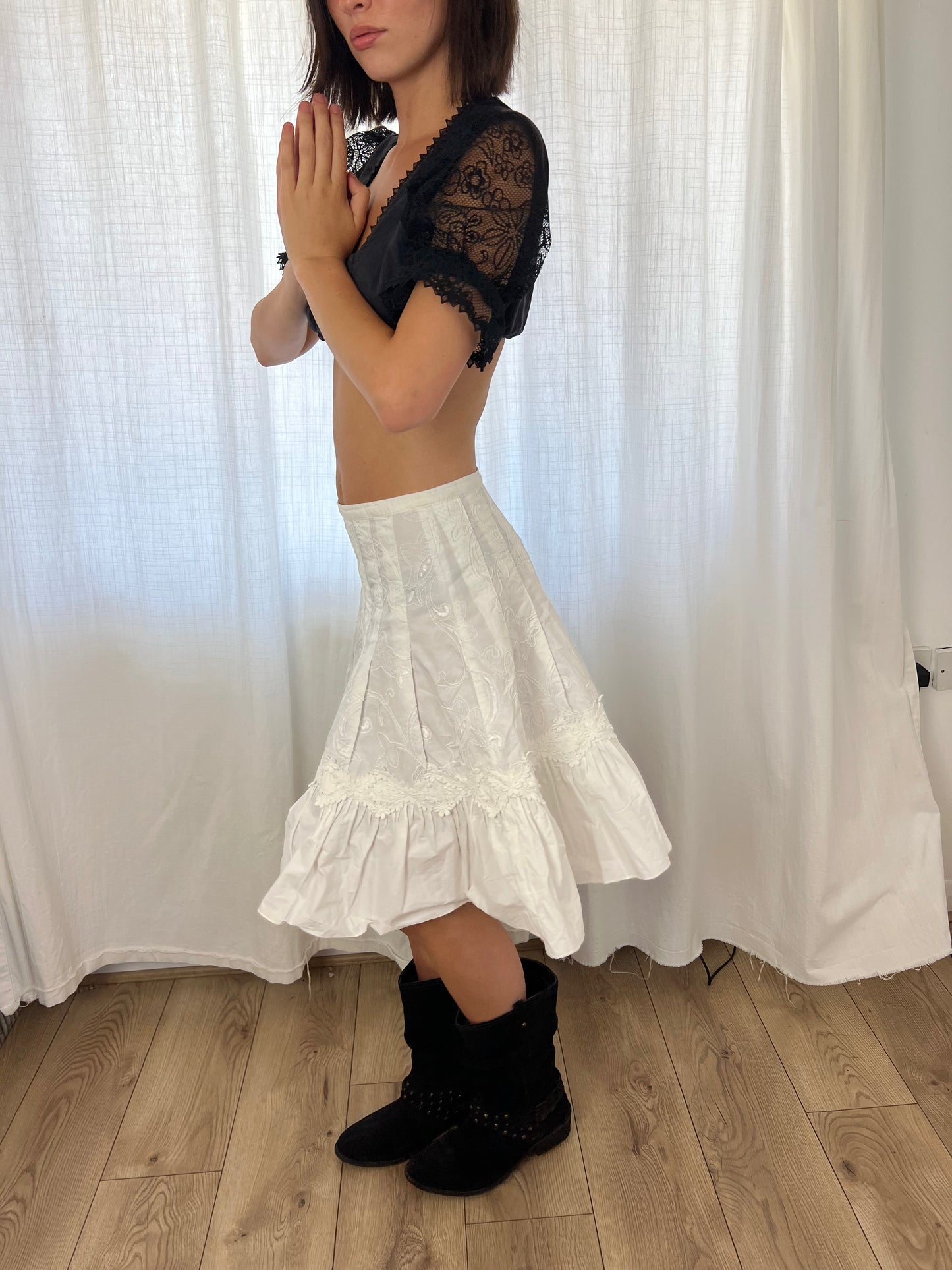 Vintage white floral midi skirt